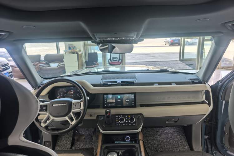 Used Land Rover Defender 2021 90 P400 X-DYNAMIC S Interior 3