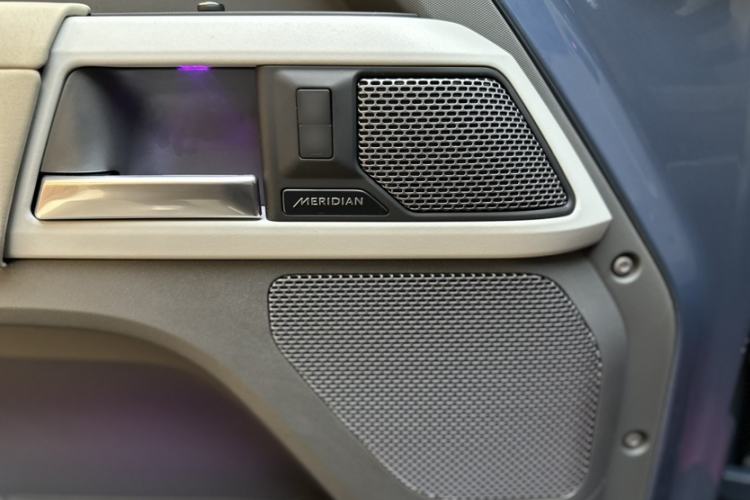 Used Land Rover Defender 2021 90 P400 X-DYNAMIC S Interior 4