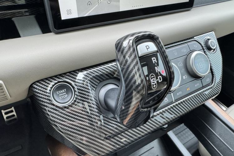 Used Land Rover Defender 2021 110 P400 Dark Special Edition Interior 5