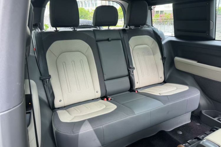 Used Land Rover Defender 2021 90 P400 X-DYNAMIC S Interior 7