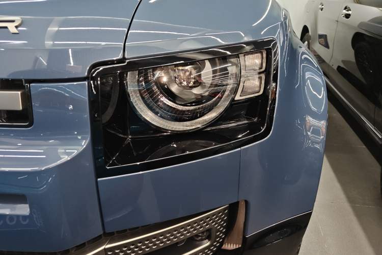 Used Land Rover Defender 2021 90 P400 X-DYNAMIC S Left Front Headlight