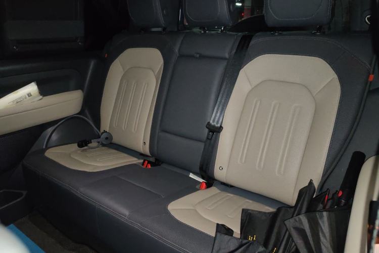 Used Land Rover Defender 2021 90 P400 X-DYNAMIC S Left Rear Seat