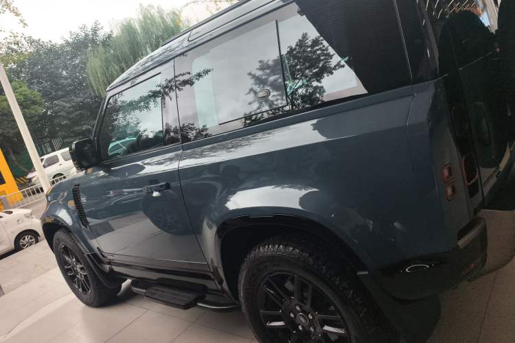 Used Land Rover Defender 2021 90 P400 X-DYNAMIC S Left Side