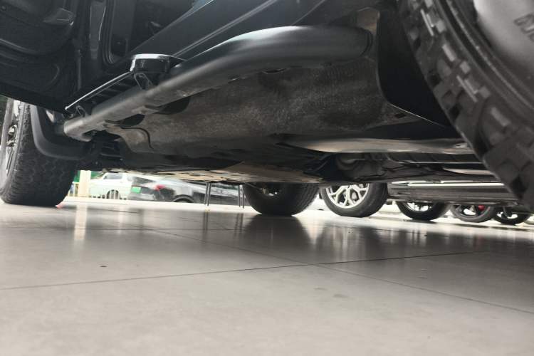 Used Land Rover Defender 2021 90 P400 X-DYNAMIC S Left Side Sill