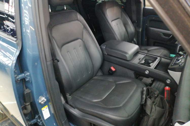Used Land Rover Defender 2021 110 P400 X-DYNAMIC HSE Right Front Seat