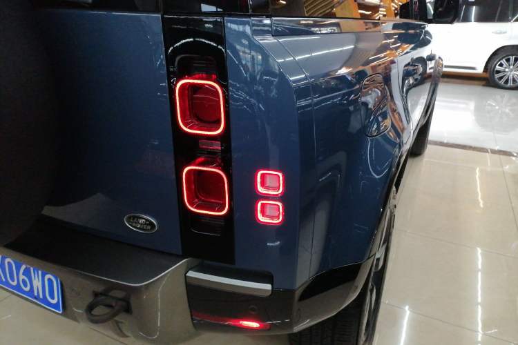 Used Land Rover Defender 2021 110 P400 X-DYNAMIC HSE Right Rear Taillight