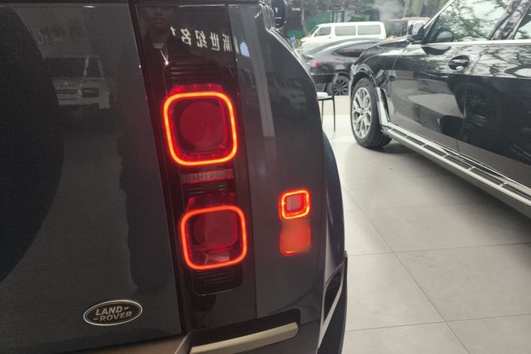 Used Land Rover Defender 2021 90 P400 X-DYNAMIC S Right Rear Taillight