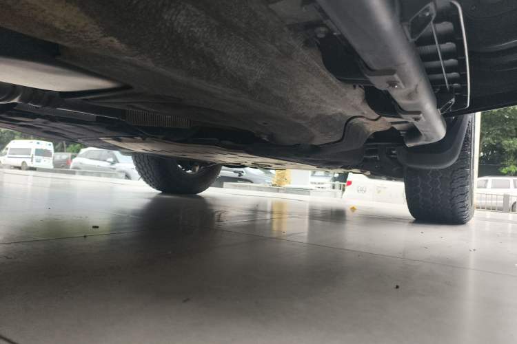 Used Land Rover Defender 2021 90 P400 X-DYNAMIC S Right Side Sill