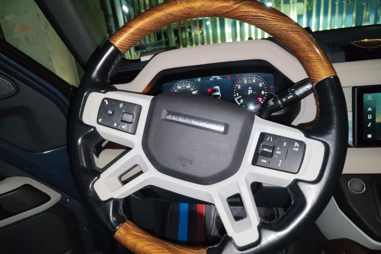 Used Land Rover Defender 2021 90 P400 X-DYNAMIC S Steering Wheel