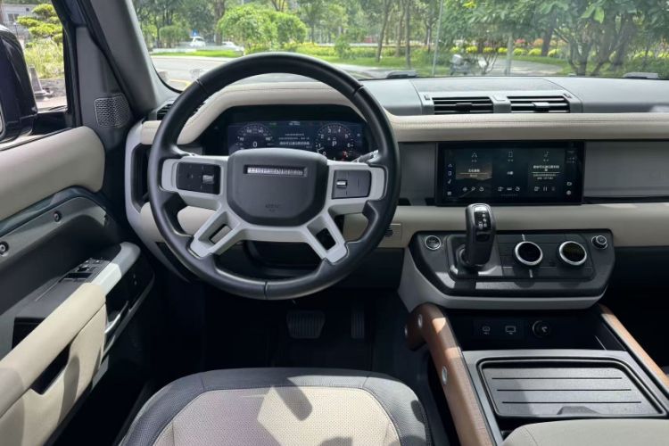 Used Land Rover Defender 2021 90 P400 X-DYNAMIC S Steering Wheel