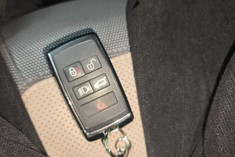 Used Land Rover Defender 2021 90 P400 X-DYNAMIC S Vehicle Key