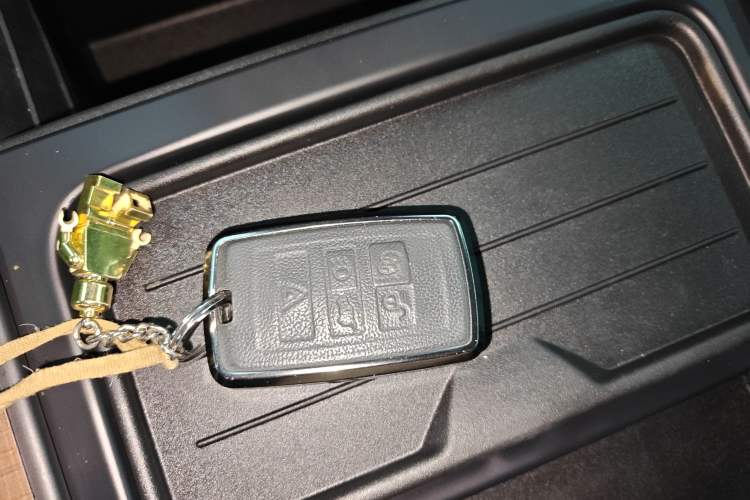Used Land Rover Defender 2021 90 P400 X-DYNAMIC S Vehicle Key