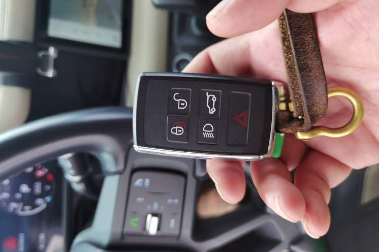Used Land Rover Defender 2021 110 P400 X-DYNAMIC HSE Vehicle Key
