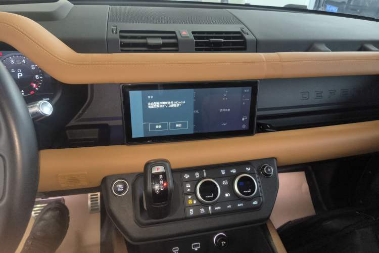 Used Land Rover Defender 2021 110 P400 X Audio And AC Panel