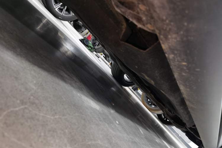 Used Land Rover Defender 2021 110 P400 X-DYNAMIC HSE Chassis Rear Right