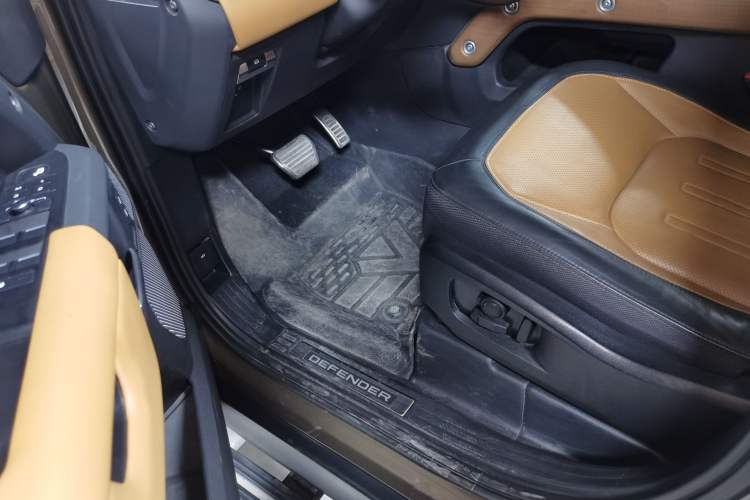 Used Land Rover Defender 2021 110 P400 X-DYNAMIC HSE Driver Seat