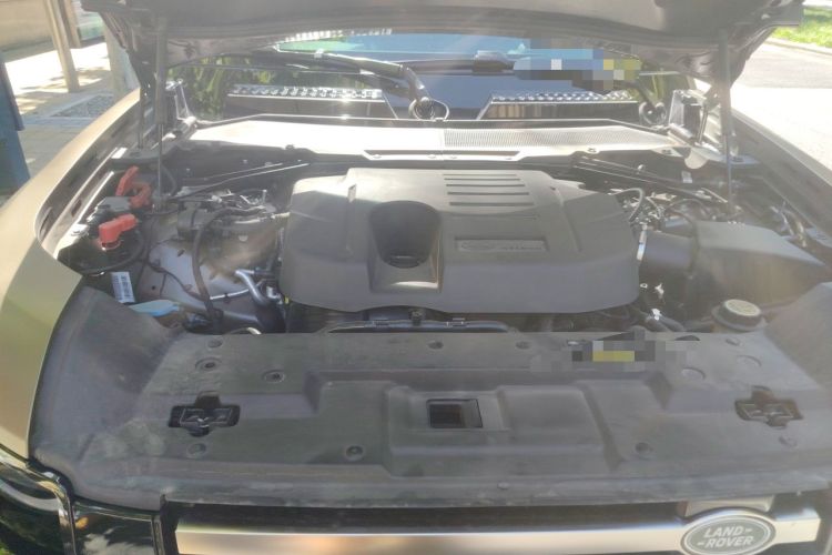 Used Land Rover Defender 2021 110 P400 X Engine Bay
