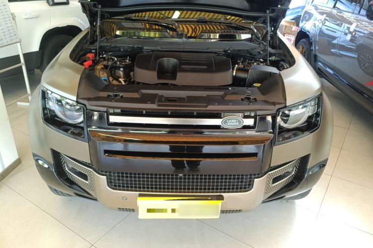Used Land Rover Defender 2021 110 P400 X Engine Bay