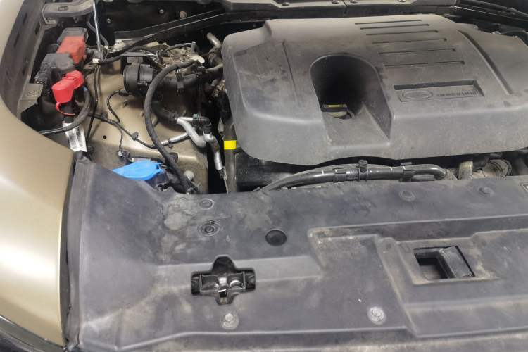 Used Land Rover Defender 2021 110 P400 X-DYNAMIC HSE Engine Bay Right