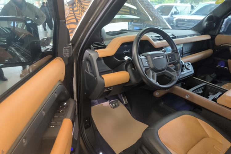 Used Land Rover Defender 2021 110 P400 X Interior 3