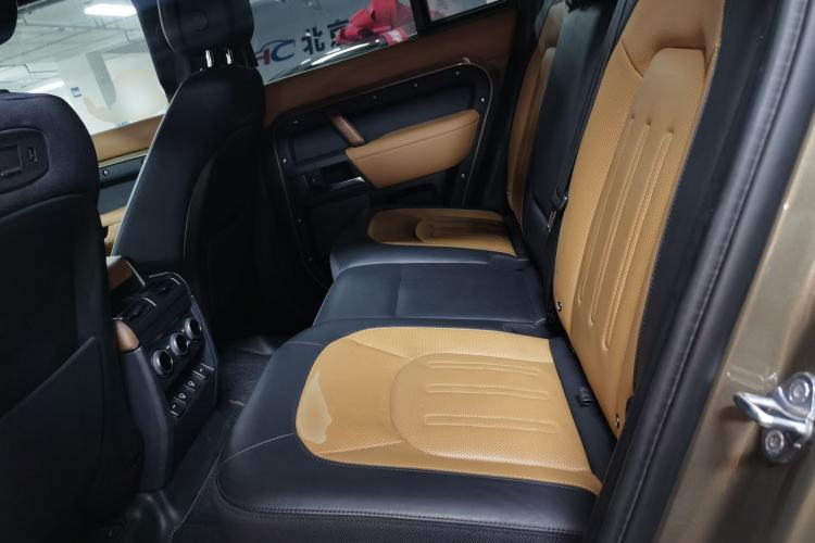 Used Land Rover Defender 2021 110 P400 X-DYNAMIC HSE Left Rear Seat