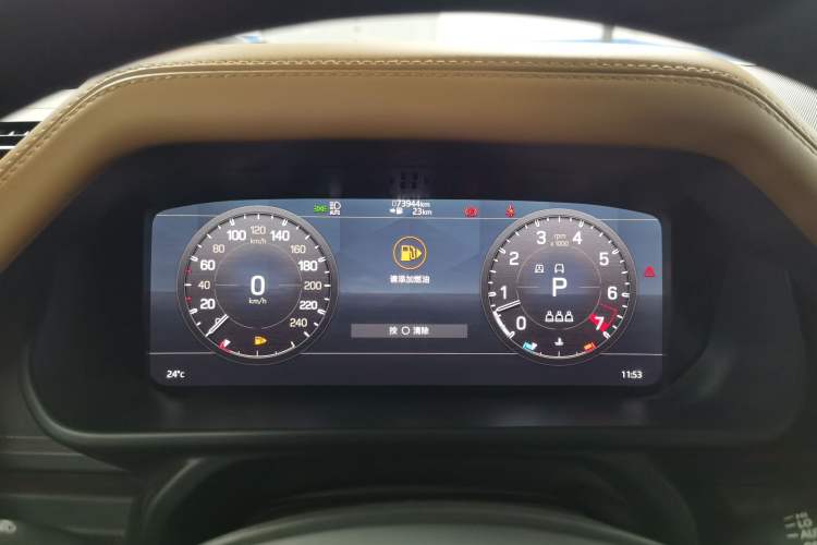 Used Land Rover Defender 2021 110 P400 X-DYNAMIC HSE Odometer Close Up
