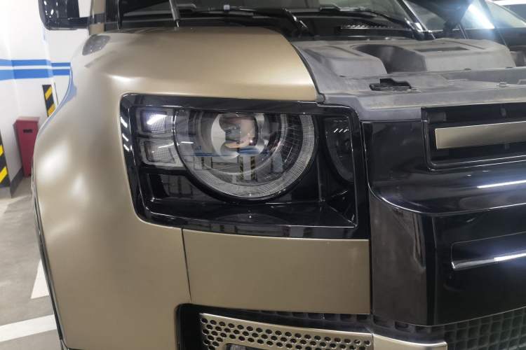 Used Land Rover Defender 2021 110 P400 X-DYNAMIC HSE Right Front Headlight