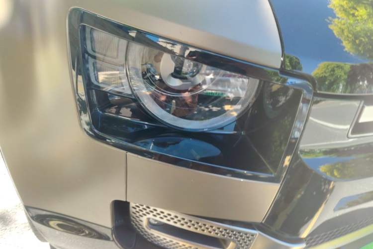 Used Land Rover Defender 2021 110 P400 X Right Front Headlight