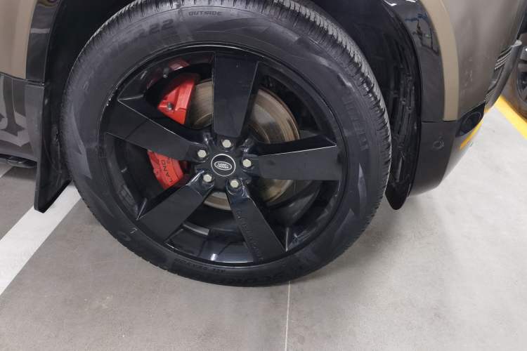 Used Land Rover Defender 2021 110 P400 X-DYNAMIC HSE Right Front Wheel Hub