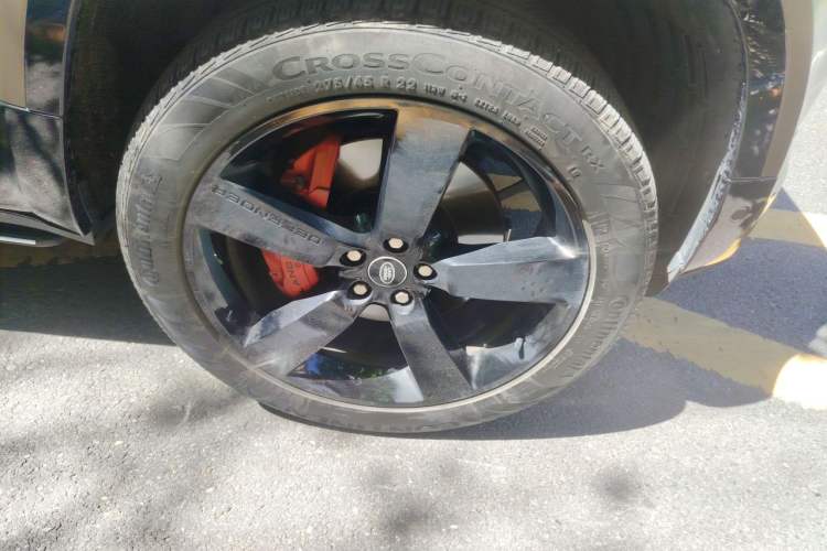 Used Land Rover Defender 2021 110 P400 X Right Front Wheel Hub