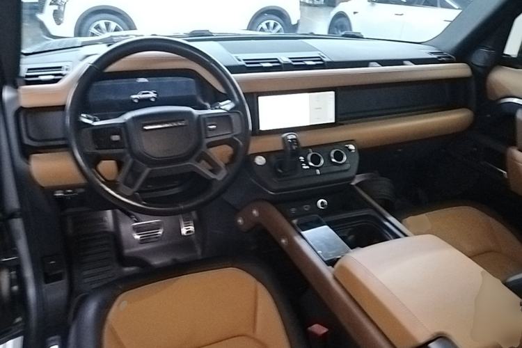 Used Land Rover Defender 2021 110 P400 X Center Console