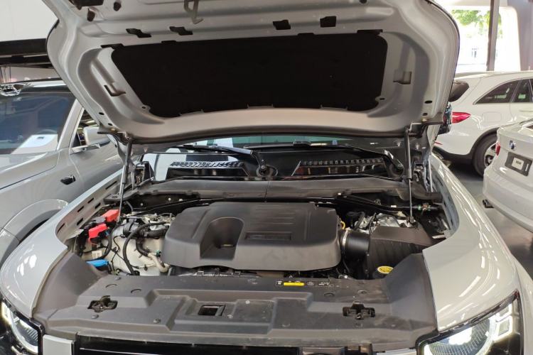 Used Land Rover Defender 2021 90 P400 X-DYNAMIC S Engine Bay