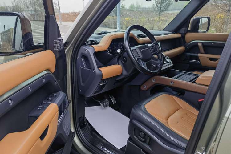 Used Land Rover Defender 2021 110 P400 X Interior 1