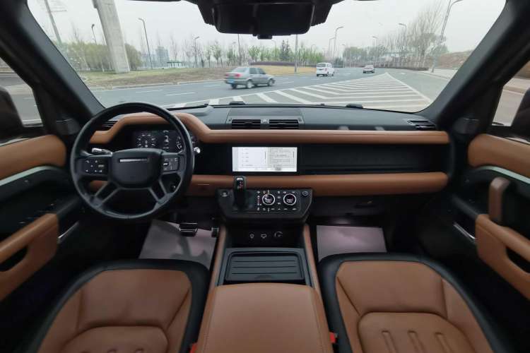 Used Land Rover Defender 2021 110 P400 X Interior 5
