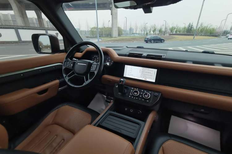 Used Land Rover Defender 2021 110 P400 X Interior 6