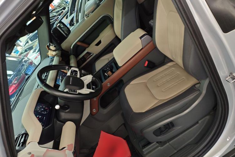 Used Land Rover Defender 2021 90 P400 X-DYNAMIC S Left Front Seat