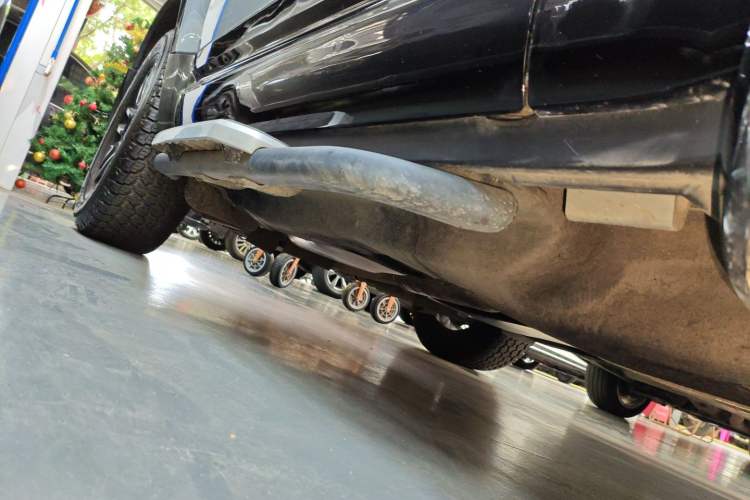 Used Land Rover Defender 2021 90 P400 X-DYNAMIC S Right Side Sill