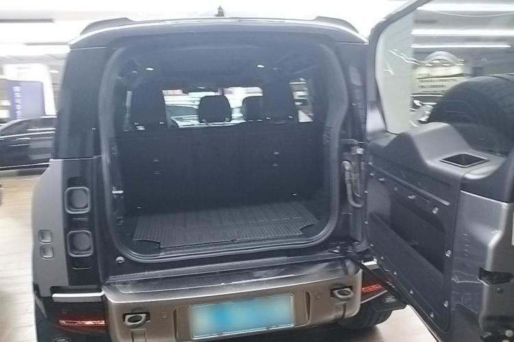 Used Land Rover Defender 2021 110 P400 X Trunk