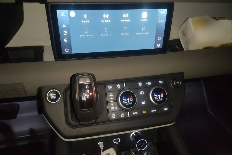 Used Land Rover Defender 2021 90 P400 Classic Reproduction Edition Audio And AC Panel