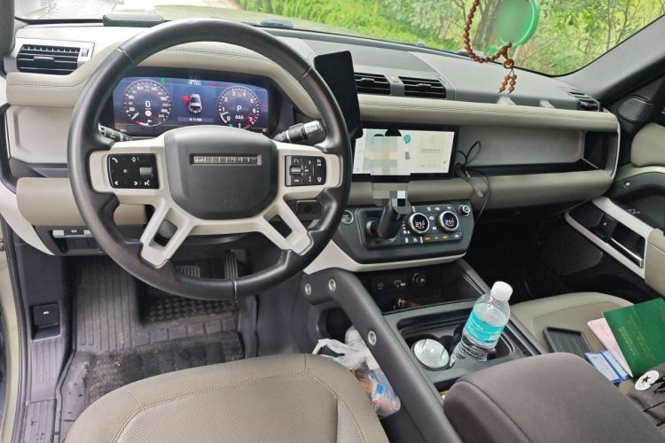 Used Land Rover Defender 2021 90 P400 Classic Reproduction Edition Center Console
