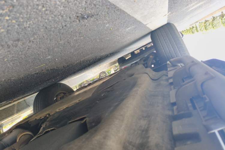 Used Land Rover Defender  Chassis Front Left