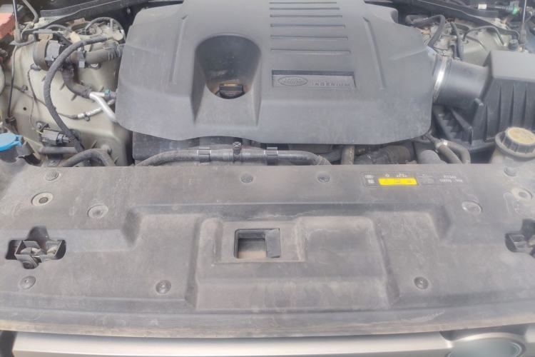 Used Land Rover Defender 2021 110 P400 X-DYNAMIC HSE Engine Bay