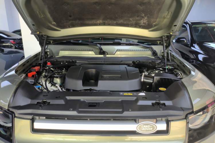 Used Land Rover Defender 2021 90 P400 Classic Reproduction Edition Engine Bay