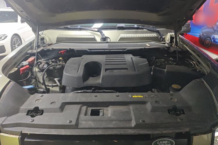 Used Land Rover Defender 2021 110 P400 X-DYNAMIC HSE Engine Bay