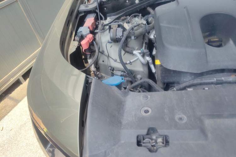 Used Land Rover Defender 2021 110 P400 X-DYNAMIC HSE Engine Bay Right