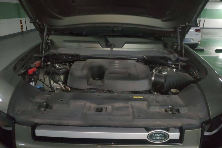Used Land Rover Defender 2021 90 P400 Classic Reproduction Edition Engine Bay