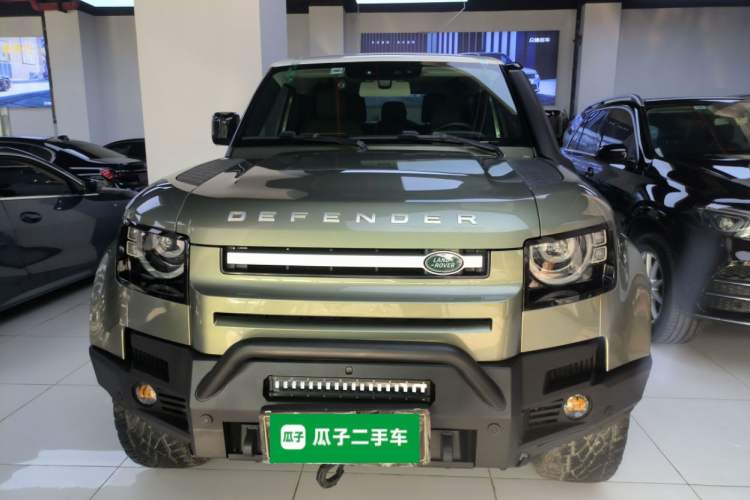 Used Land Rover Defender 2021 90 P400 Classic Reproduction Edition Exterior 1