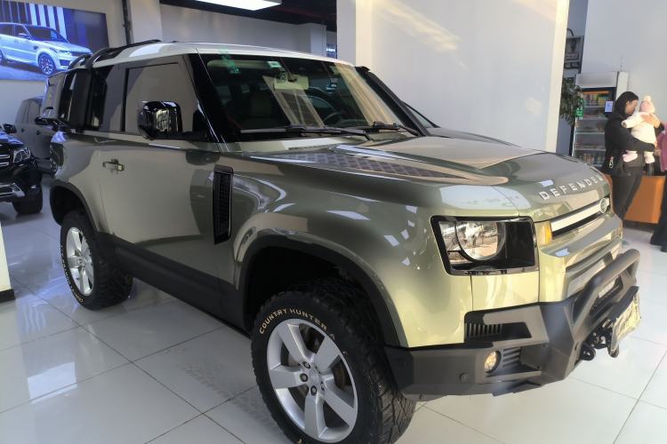 Used Land Rover Defender 2021 90 P400 Classic Reproduction Edition Exterior 2