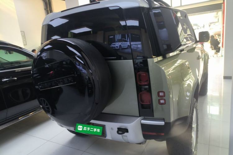 Used Land Rover Defender 2021 90 P400 Classic Reproduction Edition Exterior 5
