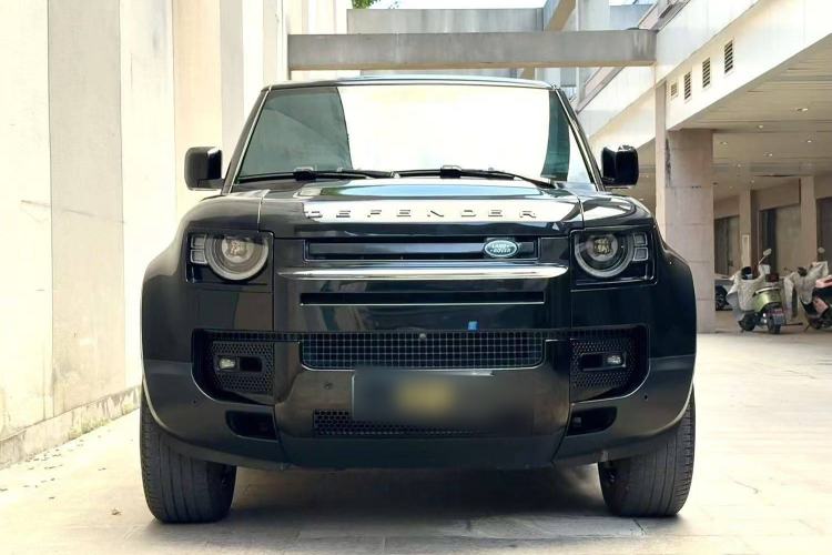 Used Land Rover Defender 2021 90 P400 Classic Reproduction Edition Exterior 5